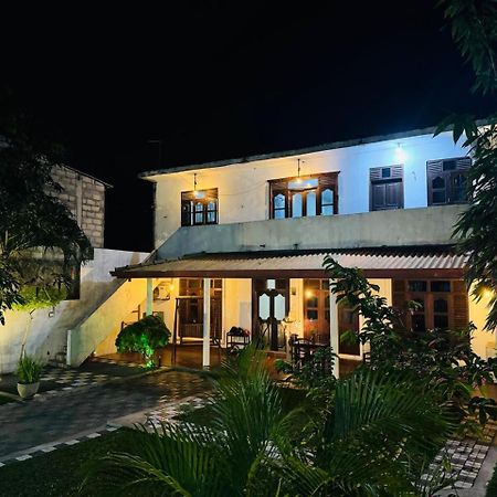 Akash Villa Talaramba Екстер'єр фото